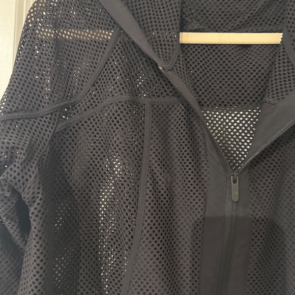 LuluLemon Relaxed Fit Mesh Jacket - Picture 3 of 5